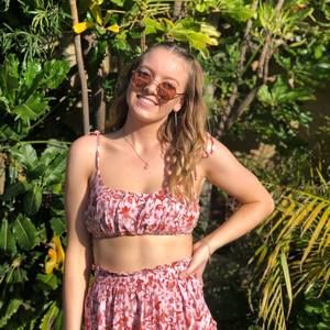 Meet your Posher, Lara